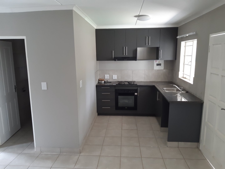 To Let  Bedroom Property for Rent in Van Der Hoff Park North West